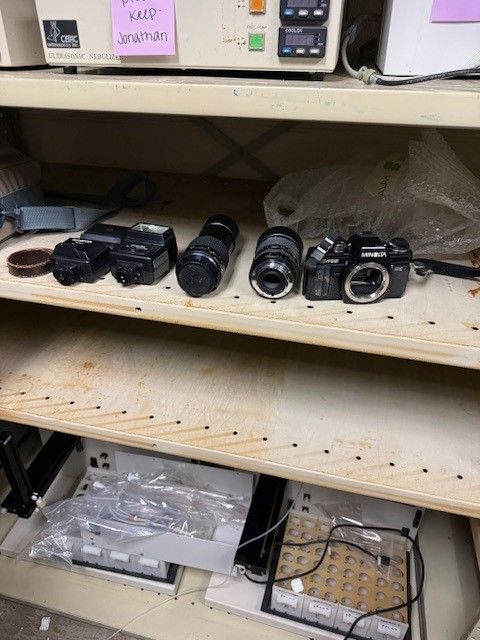 Vintage Minolta X-700 35mm SLR Film Camera with accessories - Image 7